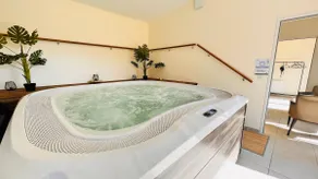 Large private gîte – Pool, spa & sauna, 40 people - Image 3