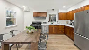 Live in the burbs like a king - Image 3