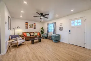 Historic Route 66 Stay- 3 Bedrooms-Jetted Tub! - Image 2
