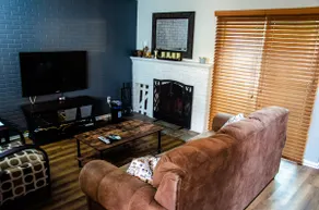 3 level Colorado Townhouse 2 Car Garage Parking! - Image 4