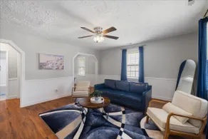 Centrally Located: Up to 8 Guests - Image 2
