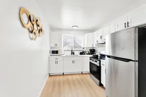 Modern Loft Near Great Lakes Outlets + Oakland U - Image 4