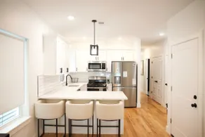 Luxury Accommodations. - Image 3
