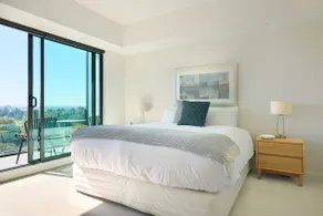 Double-Storey Retreat, Stunning Views & Parking - Image 5