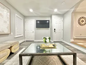 NEW Chic 4bedroom *Free parking*Laundry*Fast Wifi - Image 4