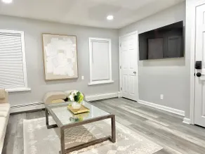 NEW Chic 4bedroom *Free parking*Laundry*Fast Wifi - Image 2