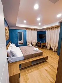Chic House - Image 2