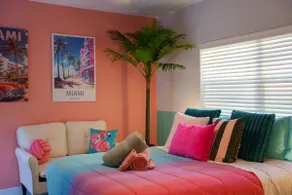 Studio | AirFryer | TV | Parking | AirportFLL | QueenBed - Image 2