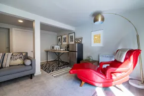2 BDR Modern & Cozy Garden Bungalow in Ballard - Image 5