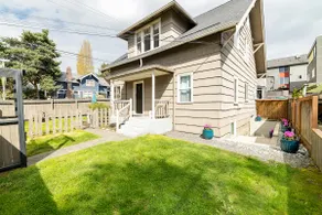 2 BDR Modern & Cozy Garden Bungalow in Ballard - Image 3