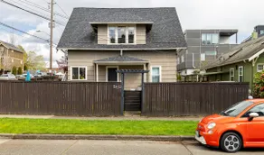 2 BDR Modern & Cozy Garden Bungalow in Ballard - Image 2