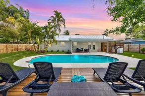 Cottage With Private Oasis & Heated Saltwater Pool - Image 2