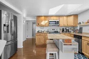 2Bed 2Bath Riverside Retreat - Image 4