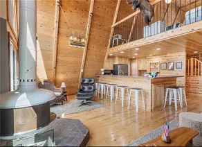 Snowfall Escapes - Lakefront Cabin w/ Loft & Bar - Image 2