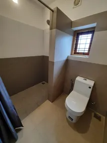 Family Room for 4 adult with shared bath room - Image 5