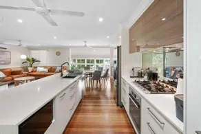 Stratford Serenity - The Perfect Family Retreat - Image 2