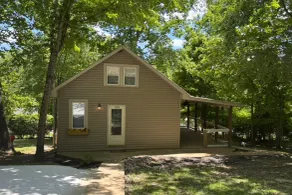 Shabby Chic Cozy Lake House - Image 2