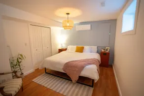 The Cozy Apple | Wine Trail | Private Suite | YLW - Image 3