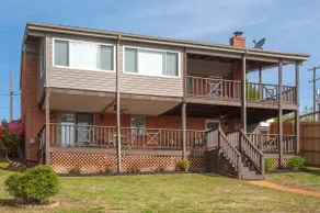 Comfy Mountain Views in C'ville - Image 2