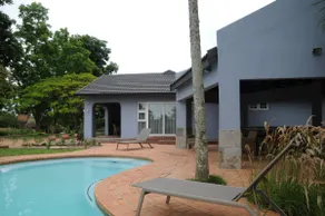 Standard room w/ king bed near White River CBD - Image 3