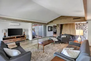 San Diego hilltop retreat - Image 5