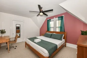 Near Downtown, yard & parking pad: Clock View Casa - Image 2