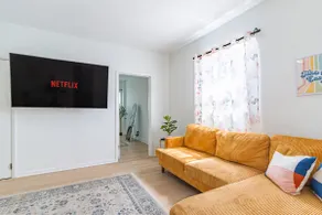 Generous Apartment with 3 Bedrooms! - Image 4