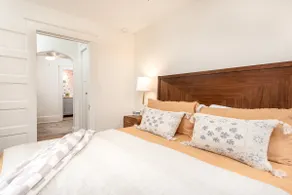 Luxury 1BR Apt in Historic Building · Downtown - Image 5