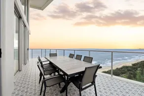 Mel's Place - Stunning 3 Bed Getaway + Ocean Views - Image 4