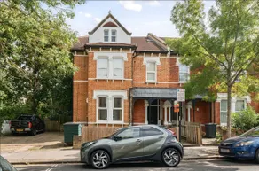 Stylish and Cosy 2 bedroom flat in Croydon - Image 2