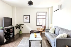 Whole Flat in Private Club. Walk to L, Dining & Shows - Image 2