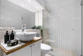 City Center - Large 2 bedroom apartment - Image 4