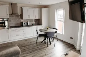 Mountain View Apartments - Image 4
