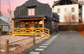 The Hastings House - Walker's Paradise W/Hot Tub - Image 4