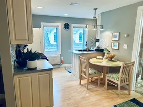 Serene Lakeside Studio Retreat – Luna Pier - Image 5