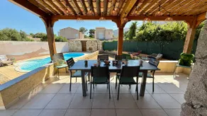 Beachfront villa with pool - Image 2