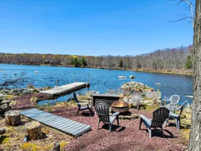 Lakefront Pocono Chalet | Dock | HotTub | Sauna - Image 4