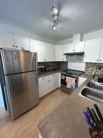 Beautiful 4 BDM Spacious Home - Image 2
