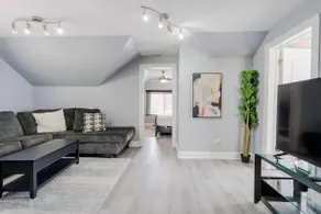 Charming 1BR + Sofa Bed Lombard Apt with Parking - Image 3