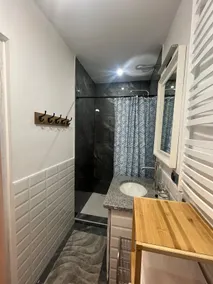 Apartment in a tenement house - Image 4