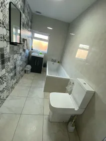 Luxurious 3 bedrooms flat near New Cross,Wolverhampton No Parties or events - Image 3