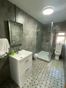 Luxurious 3 bedrooms flat near New Cross,Wolverhampton No Parties or events - Image 2