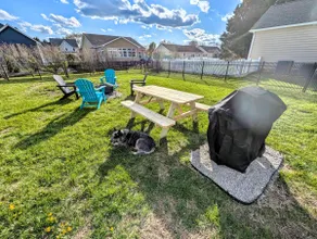 Dog Friendly Fenced 3BR King Bed - Image 5
