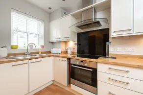 4 Bed Executive townhouse w/ car park - Image 3