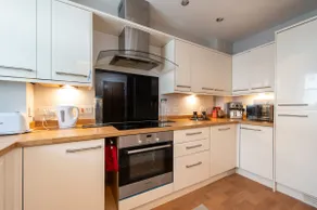 4 Bed Executive townhouse w/ car park - Image 5