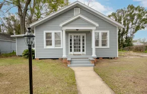 Brother’s Bungalow Downtown - Image 3