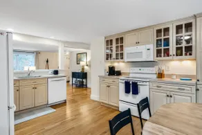 Spacious Cape getaway near iconic Craigville Beach - Image 5