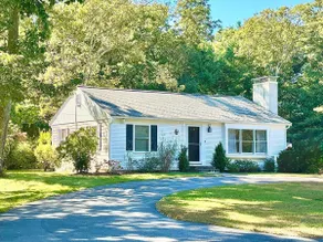 Spacious Cape getaway near iconic Craigville Beach - Image 3