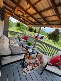The Hildebran Christmas Hideaway - Image 2
