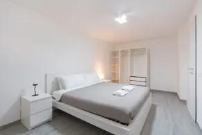 Modern Apartment - Free Parking & Private Entry - Image 4